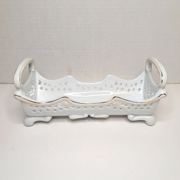 Cracker Serving Boat Vintage Porcelain Treasures Dish with 24kt Gold Trim - Picture 2 of 10